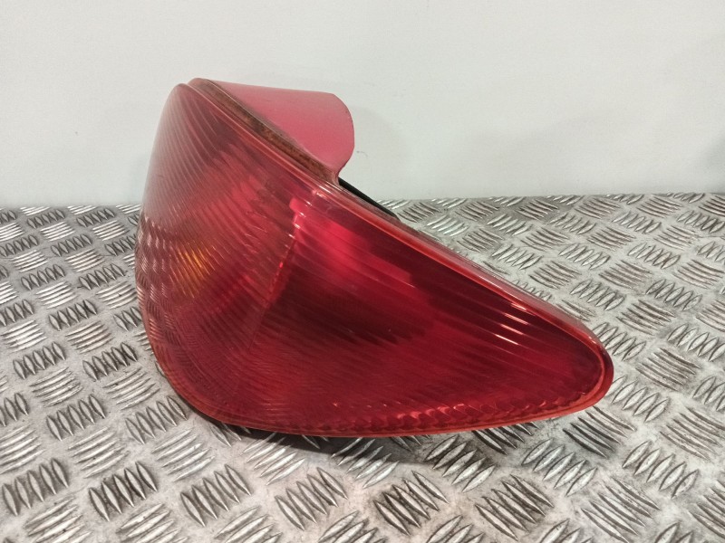 Recambio de piloto trasero derecho para peugeot 307 (s1) 2.0 16v cat referencia OEM IAM 89022860507  