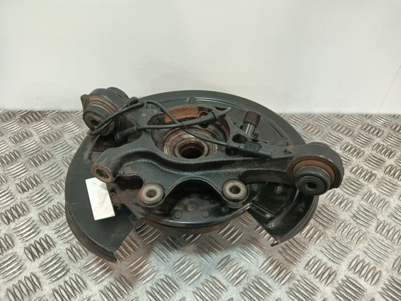 Recambio de mangueta trasera derecha para land rover discovery iv (l319) 3.0 sdv6 4x4 referencia OEM IAM LR045824  