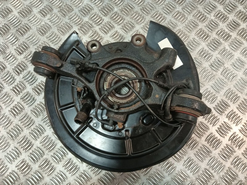 Recambio de mangueta trasera derecha para land rover discovery iv (l319) 3.0 sdv6 4x4 referencia OEM IAM LR045824  