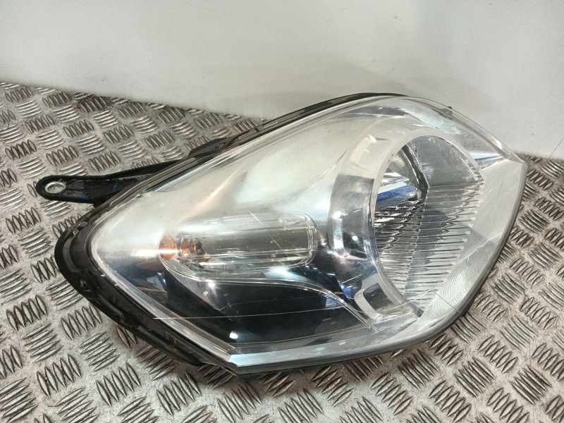 Recambio de faro derecho para fiat qubo (225_) 1.4 (225axa1a, 225cxa1a) referencia OEM IAM 04556099900010 45560393 