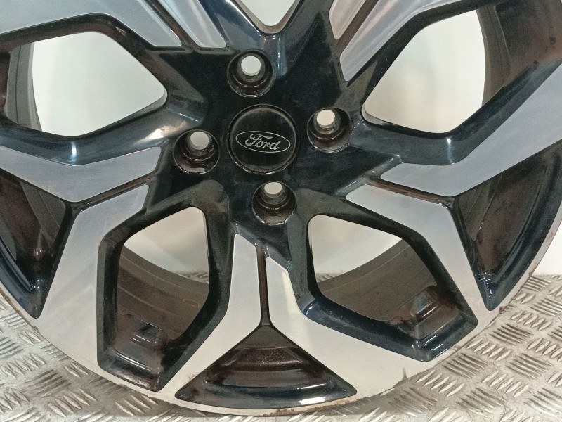 Recambio de llanta para ford ecosport 1.0 ecoboost referencia OEM IAM MN1C-BA  