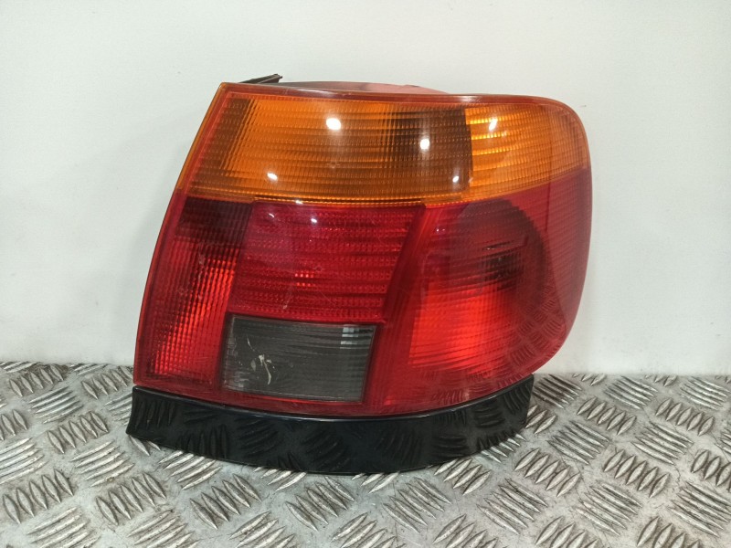 Recambio de piloto trasero derecho para audi a4 berlina (b5) 1.8 20v turbo referencia OEM IAM 8D0945096A  