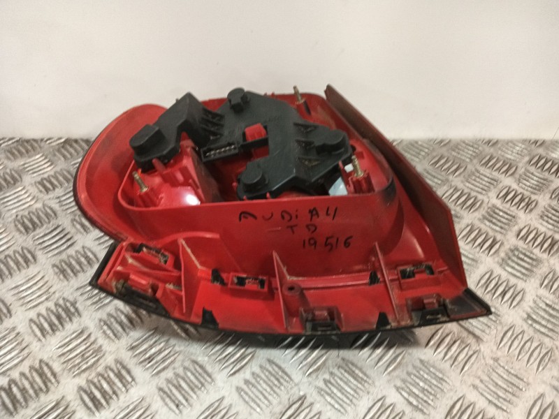 Recambio de piloto trasero derecho para audi a4 berlina (b5) 1.8 20v turbo referencia OEM IAM 8D0945096A  