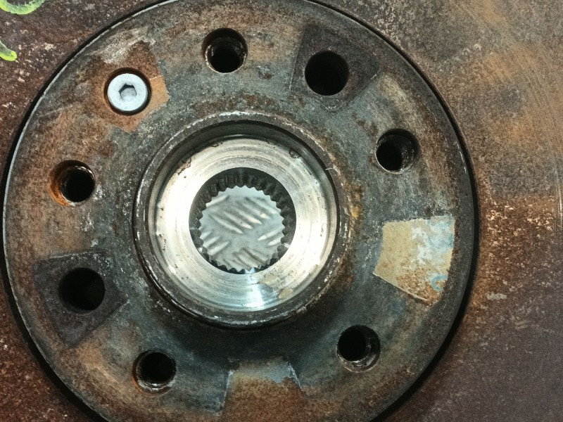 Recambio de mangueta delantera izquierda para saab 9-5 (ys3e) 2.0 t referencia OEM IAM   