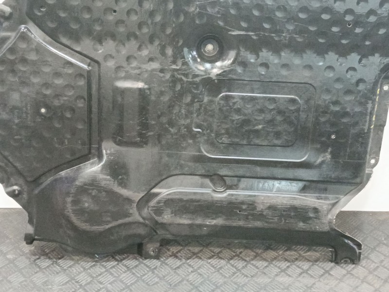 Recambio de cubrecarter para mercedes-benz clase c (w204) c 200 cdi (204.001) referencia OEM IAM A2045203323  