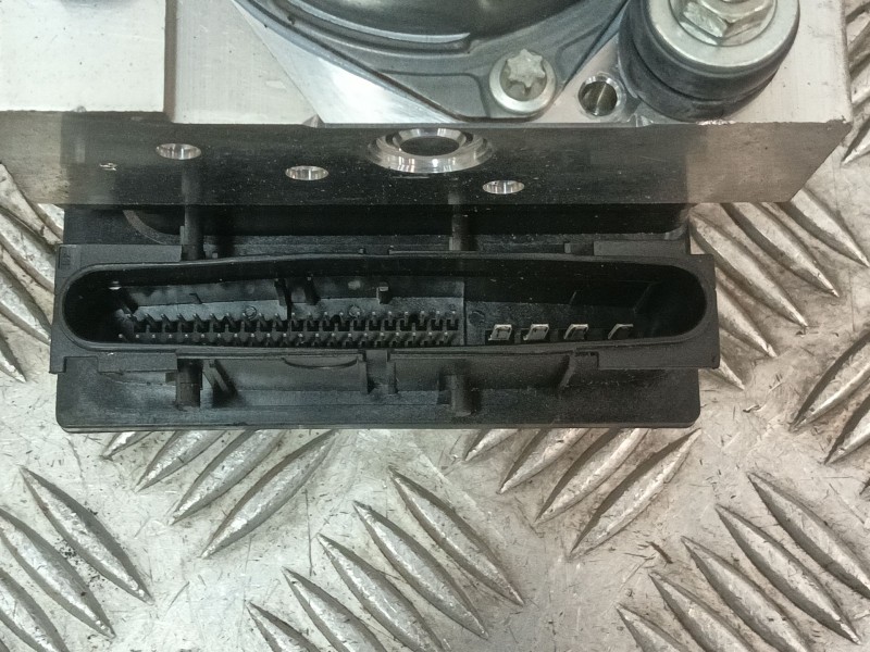 Recambio de abs para land rover discovery iii (l319) 2.7 td 4x4 referencia OEM IAM 0265950472 SRB500440 