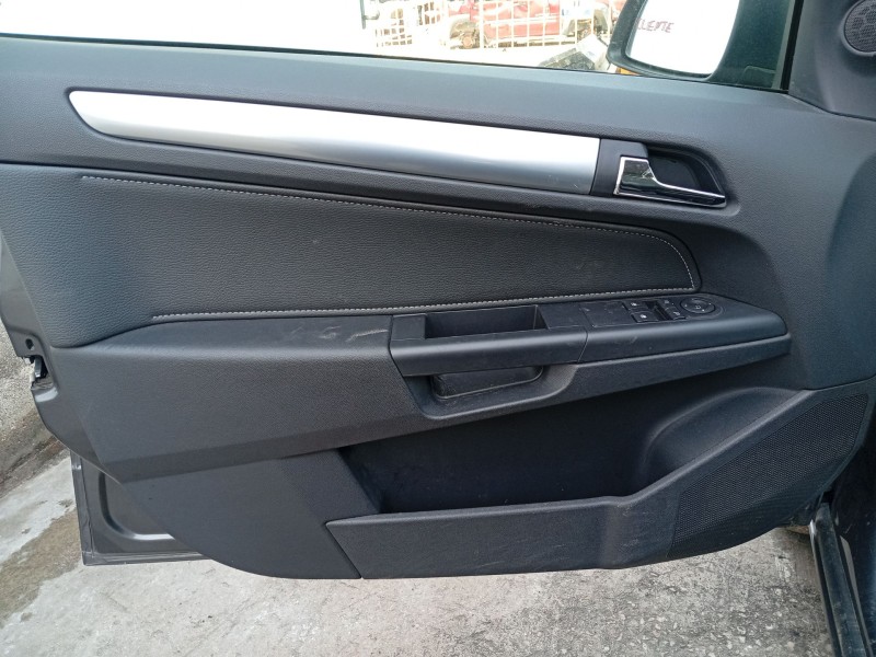 opel astra h (a04) del año 2009