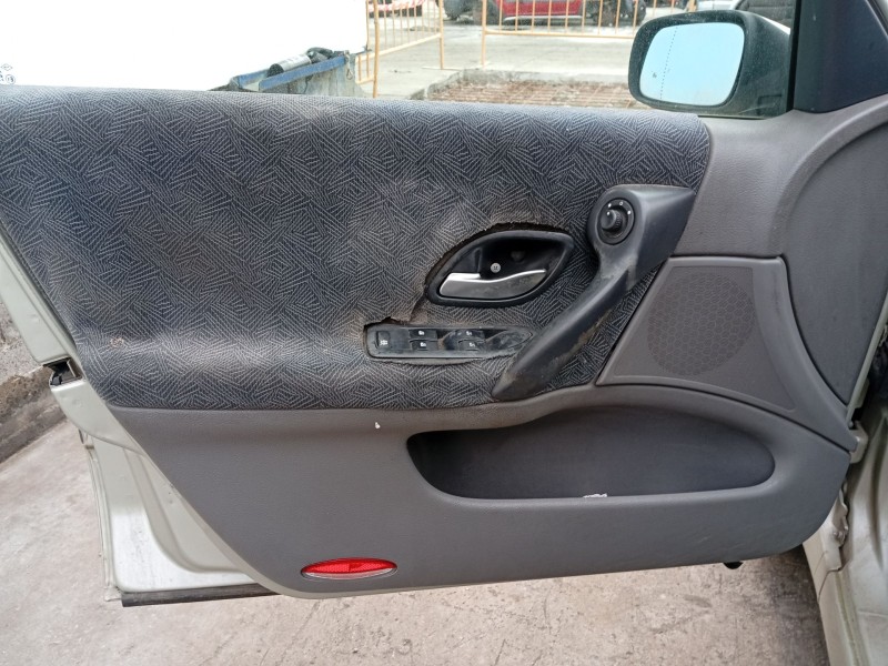 renault laguna ii (bg0/1_) del año 2002