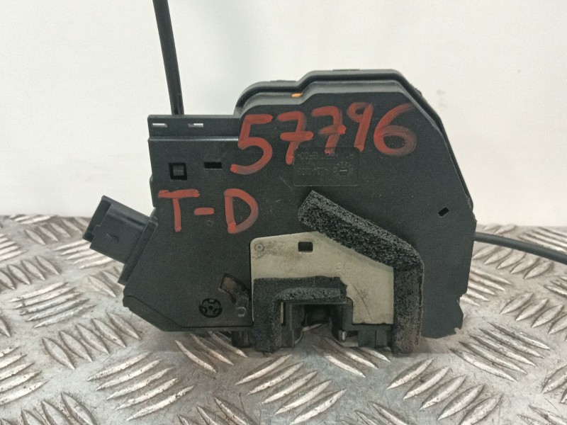 Recambio de cerradura puerta trasera derecha para renault clio iv referencia OEM IAM 825000767R 45247173 40727203