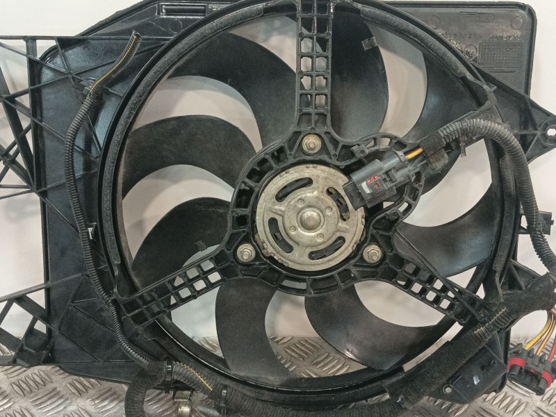 Recambio de electroventilador para opel corsa d referencia OEM IAM 877600200  