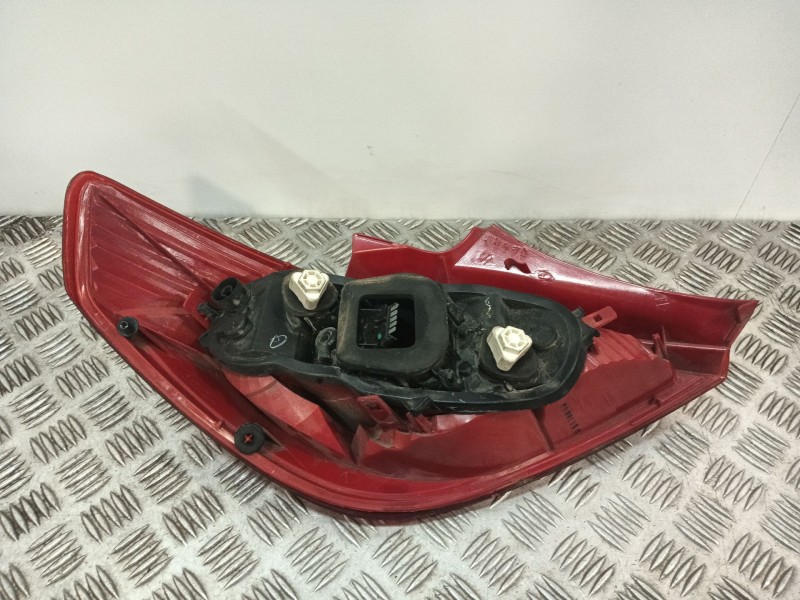 Recambio de piloto trasero derecho para opel corsa d referencia OEM IAM 084421953R  