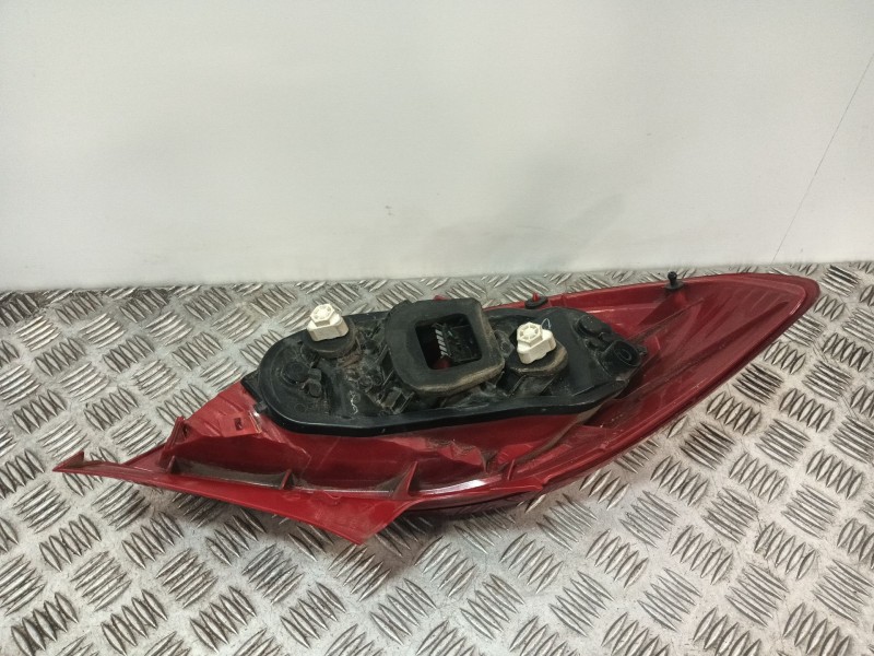 Recambio de piloto trasero derecho para opel corsa d referencia OEM IAM 084421953R  