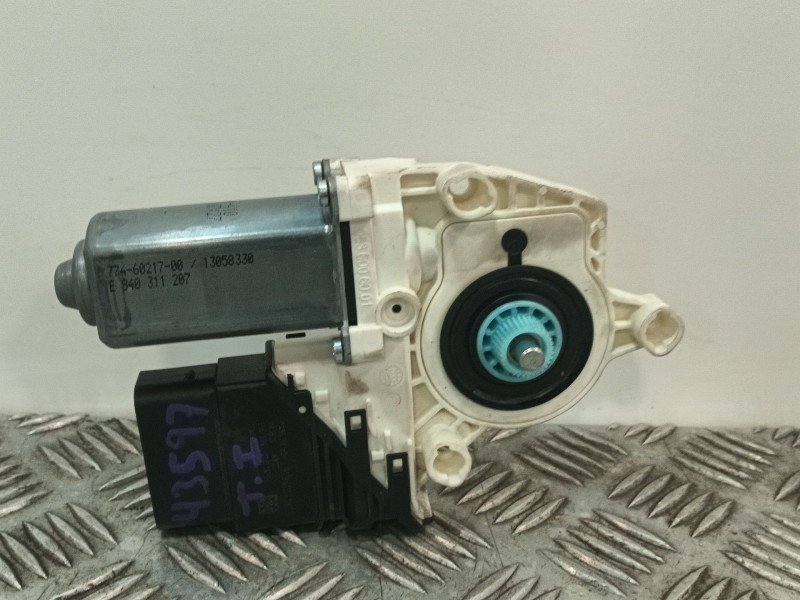 Recambio de motor elevalunas trasero izquierdo para seat leon (1p1) stylance / style referencia OEM IAM 1K0959703AF  