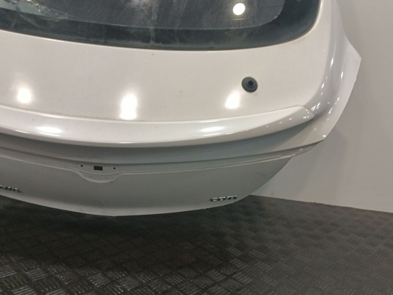 Recambio de porton trasero para opel insignia berlina 2.0 cdti cat referencia OEM IAM   