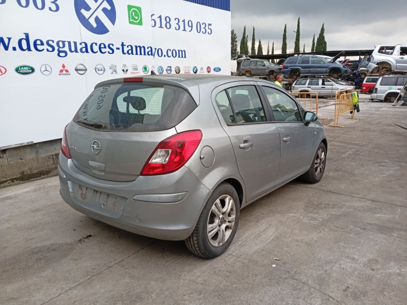 opel corsa d (s07) del año 2003