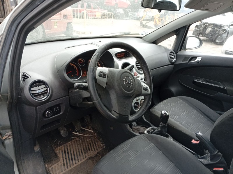 opel corsa d (s07) del año 2003