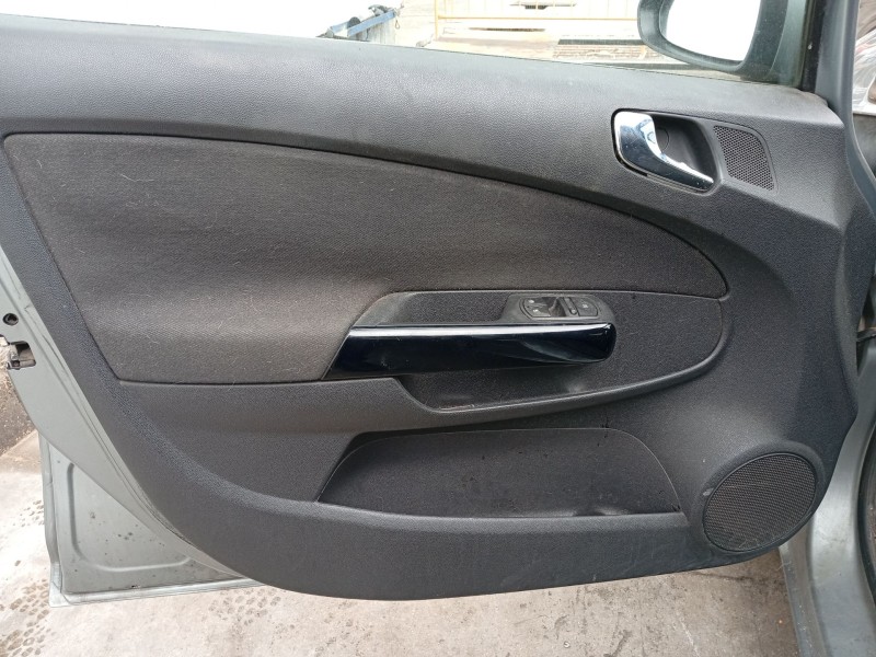 opel corsa d (s07) del año 2003