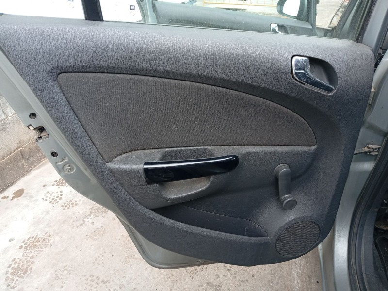 opel corsa d (s07) del año 2003