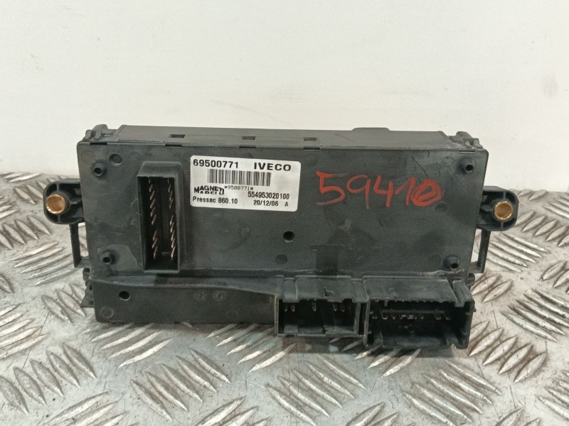 Recambio de caja reles / fusibles para iveco daily iv furgoneta 65c18 referencia OEM IAM 69500771 554953020100 