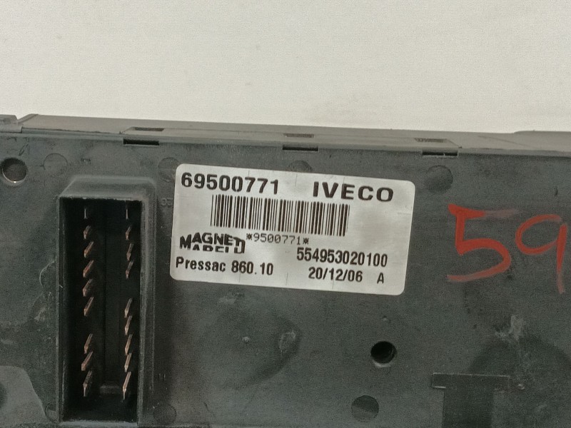 Recambio de caja reles / fusibles para iveco daily iv furgoneta 65c18 referencia OEM IAM 69500771 554953020100 