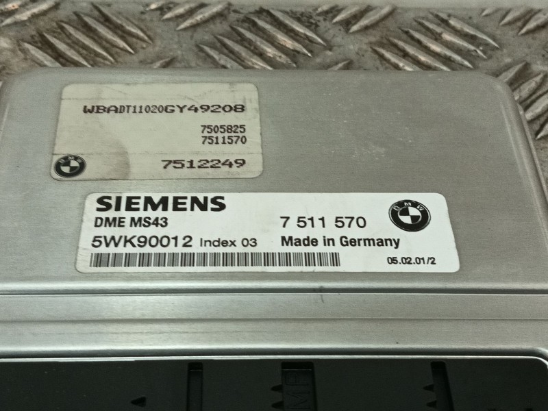 Recambio de centralita motor uce para bmw 5 (e39) 520 i referencia OEM IAM 7511570 5WK90012 