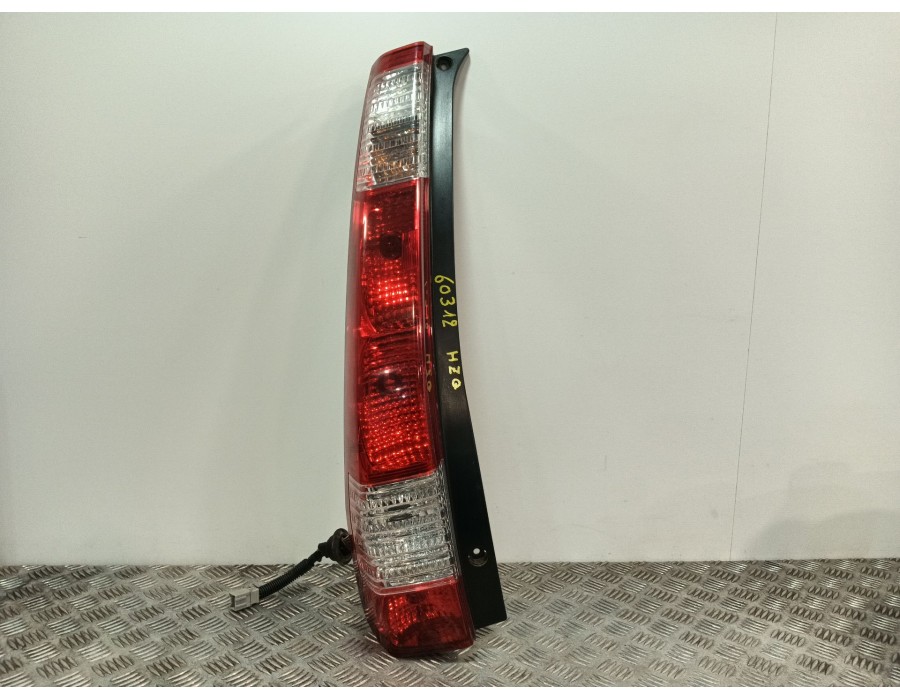 Recambio de piloto trasero izquierdo para honda cr-v ii (rd_) 2.2 ctdi (rd9) referencia OEM IAM 2VP238038  