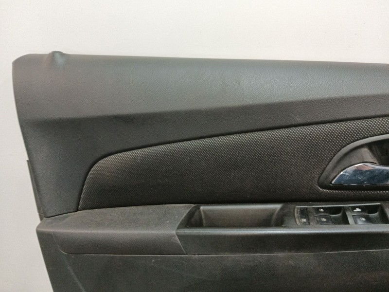Recambio de guarnecido puerta delantera izquierda para chevrolet cruze hatchback (j305) 1.7 d referencia OEM IAM 96957313  