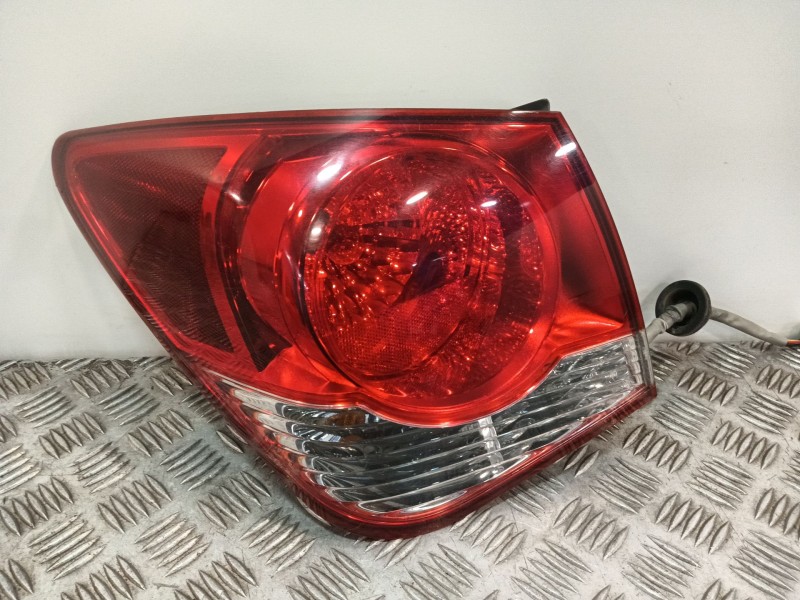Recambio de piloto trasero izquierdo para chevrolet cruze (j300) 2.0 cdi referencia OEM IAM   