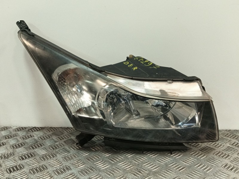 Recambio de faro derecho para chevrolet cruze (j300) 2.0 cdi referencia OEM IAM   