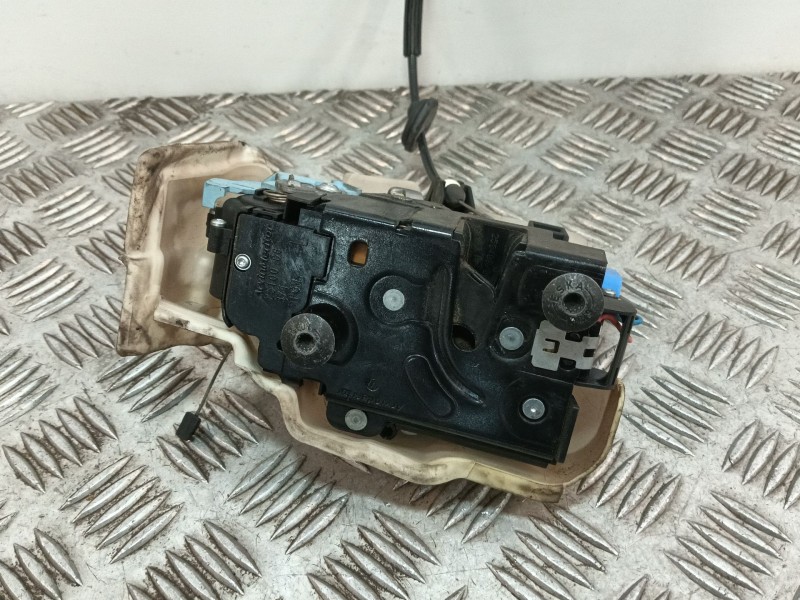Recambio de cerradura puerta delantera izquierda para volkswagen golf v berlina (1k1) 1.9 tdi referencia OEM IAM   