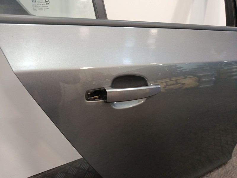Recambio de puerta trasera derecha para chevrolet cruze hatchback (j305) 1.7 d referencia OEM IAM 95476405  