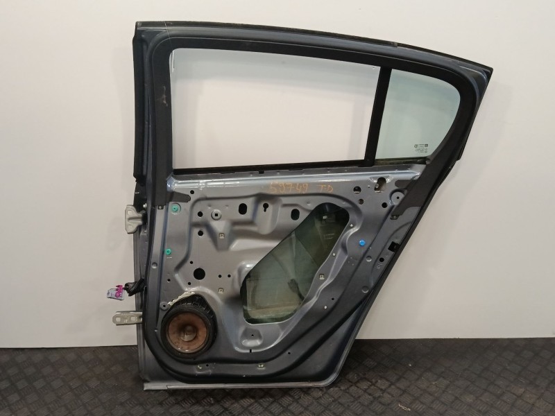 Recambio de puerta trasera derecha para chevrolet cruze hatchback (j305) 1.7 d referencia OEM IAM 95476405  