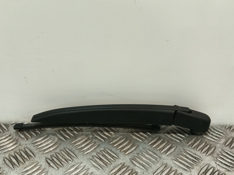 Recambio de brazo limpia trasero para renault clio iv referencia OEM IAM   
