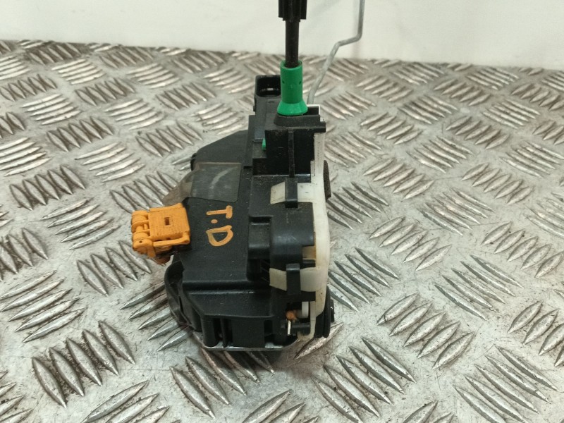 Recambio de cerradura puerta trasera derecha para chevrolet cruze hatchback (j305) 1.7 d referencia OEM IAM 3023880RH2  