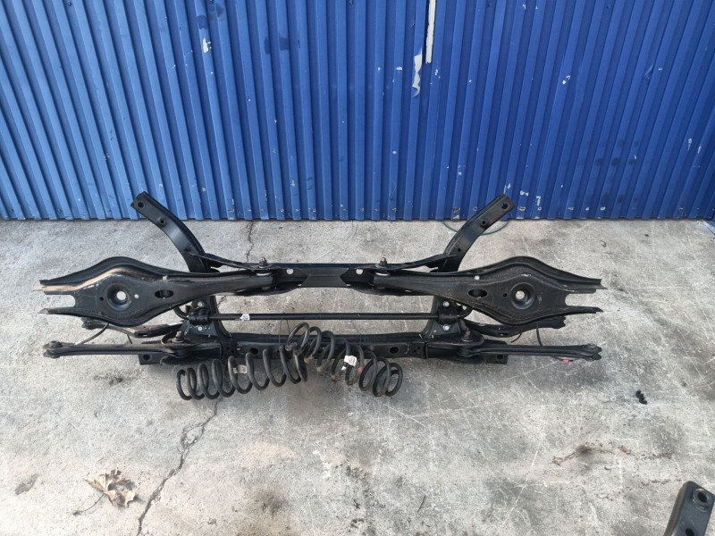 Recambio de puente trasero para hyundai ioniq (ae) 1.6 gdi hybrid referencia OEM IAM   
