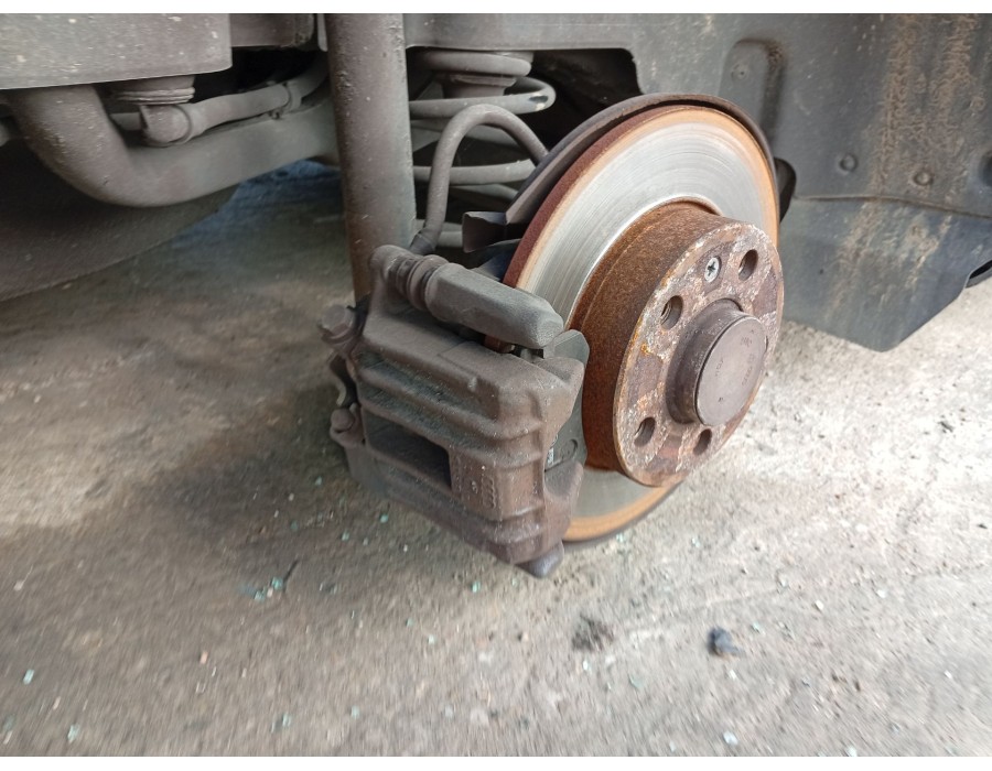 Recambio de pinza freno trasera derecha para seat toledo iv (kg3) 1.6 tdi referencia OEM IAM 8D0698671 / 6R0615424  