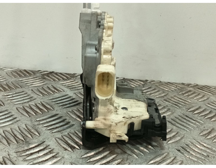 Recambio de cerradura puerta trasera izquierda para volkswagen passat b7 variant (365) 2.0 tdi referencia OEM IAM 3C4839015A  