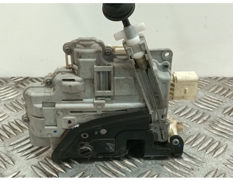 Recambio de cerradura puerta trasera izquierda para volkswagen passat b7 variant (365) 2.0 tdi referencia OEM IAM 3C4839015A  