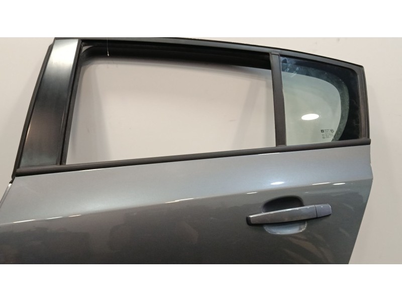 Recambio de puerta trasera izquierda para chevrolet cruze hatchback (j305) 1.7 d referencia OEM IAM 95476404  