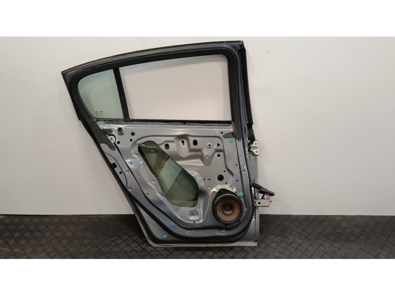 Recambio de puerta trasera izquierda para chevrolet cruze hatchback (j305) 1.7 d referencia OEM IAM 95476404  