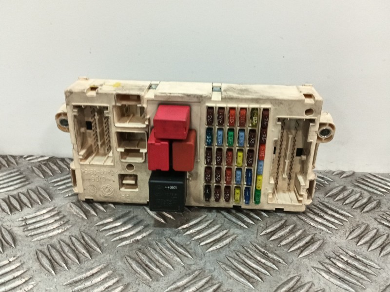 Recambio de caja reles / fusibles para fiat ducato furgon 250 referencia OEM IAM 1360733080  