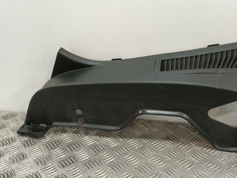 Recambio de moldura para kia xceed (cd) 1.6 gdi hybrid referencia OEM IAM 85890CR700  