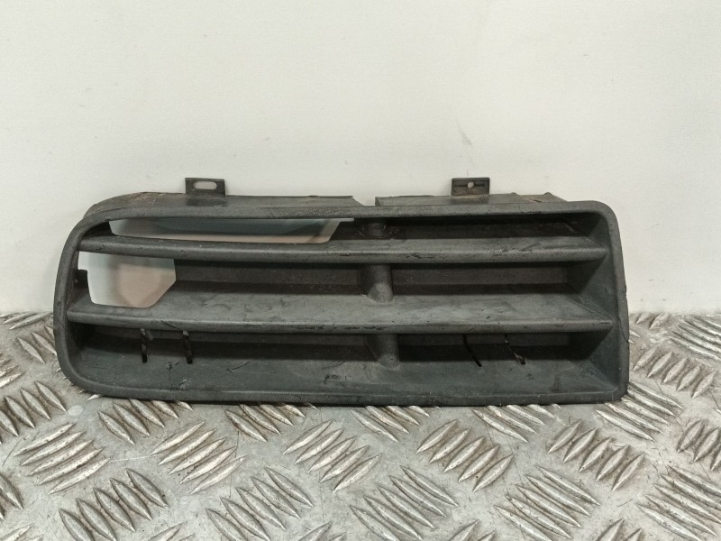 Recambio de rejilla paragolpes izquierda para volkswagen golf iv (1j1) 1.9 tdi referencia OEM IAM 1J0853665B  