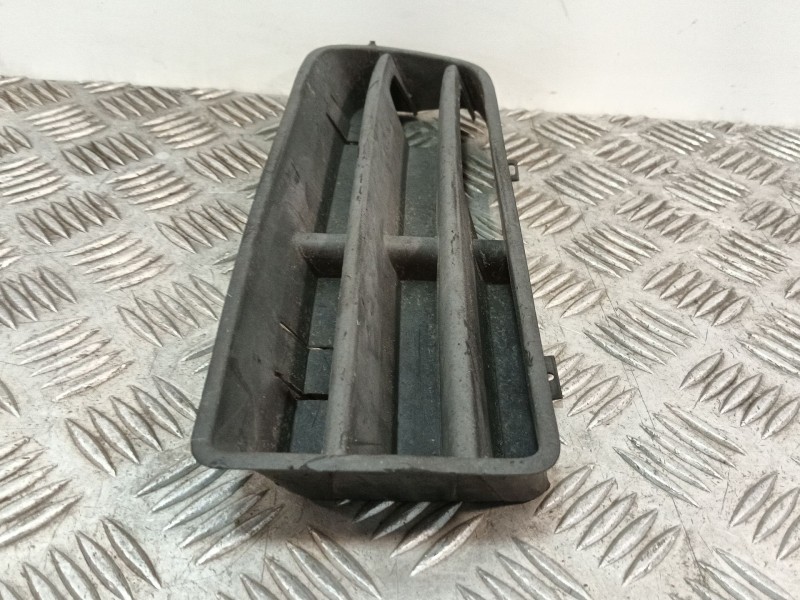 Recambio de rejilla paragolpes izquierda para volkswagen golf iv (1j1) 1.9 tdi referencia OEM IAM 1J0853665B  