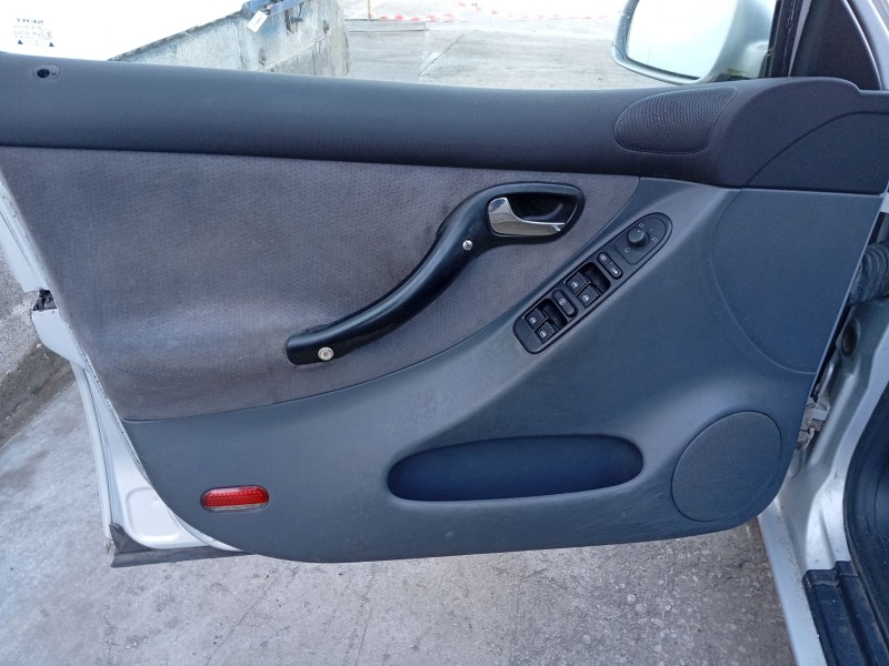 seat toledo ii (1m2) del año 1999