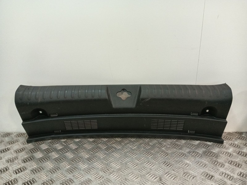 Recambio de moldura para kia xceed (cd) 1.6 gdi hybrid referencia OEM IAM 85771J7700  