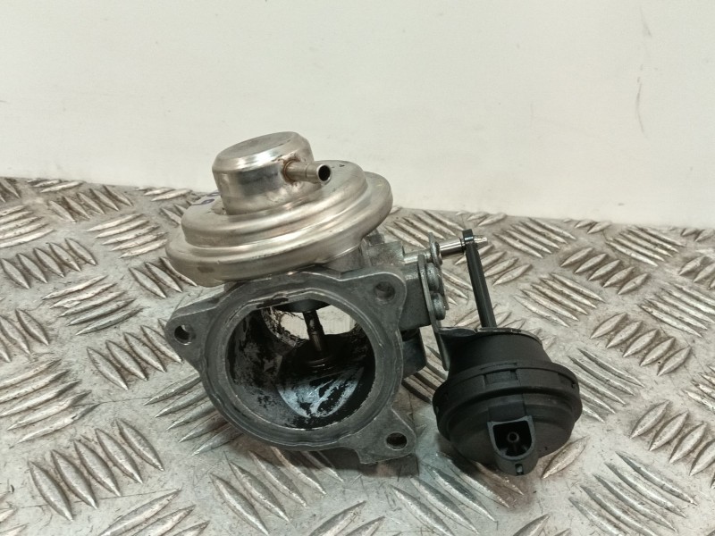 Recambio de valvula egr para volkswagen polo iv (9n_, 9a_) 1.4 tdi referencia OEM IAM 045131501C 036129637B 