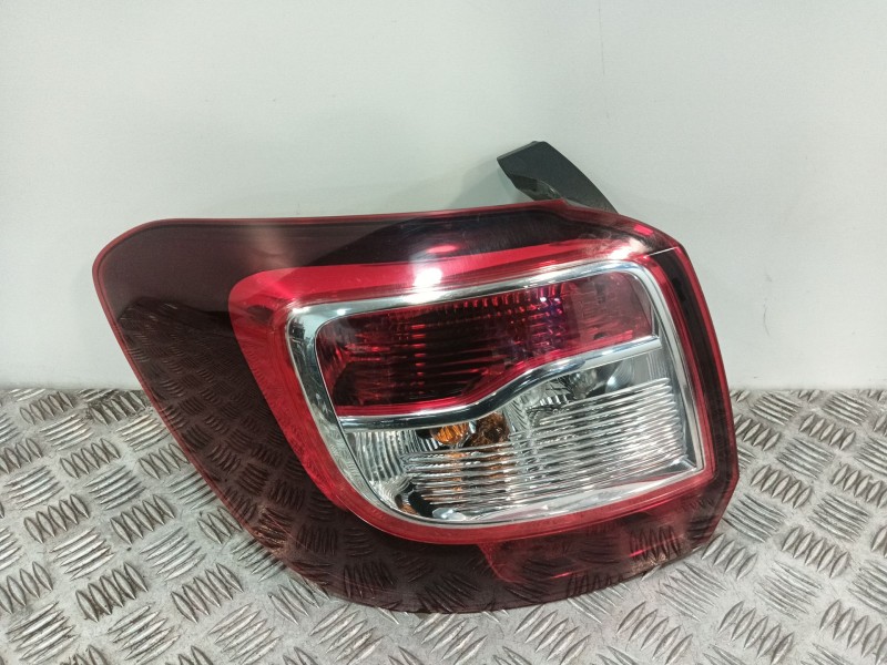 Recambio de piloto trasero izquierdo para dacia sandero ii (b8_) 1.5 dci referencia OEM IAM 265550577R  