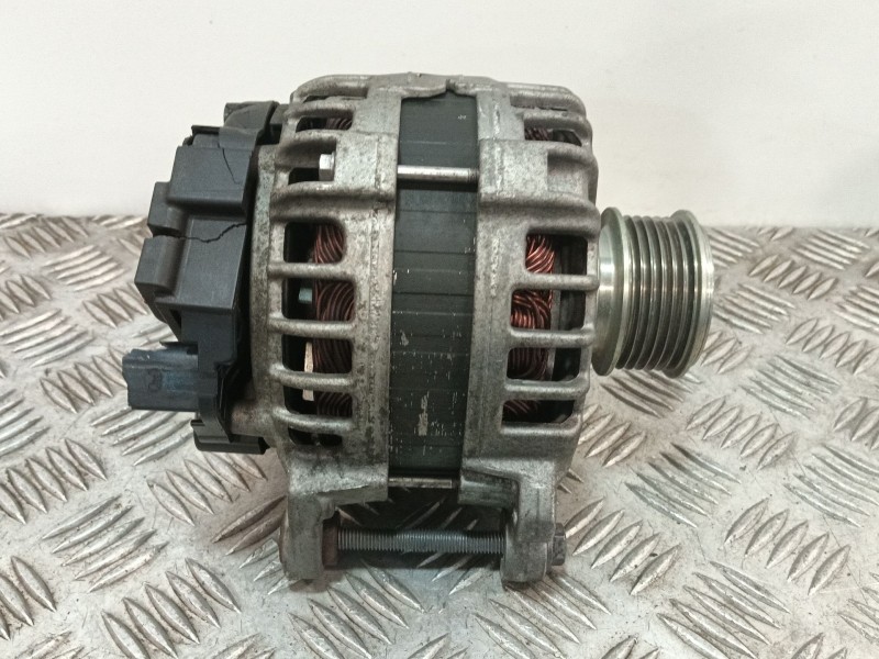 Recambio de alternador para seat ibiza iv (6j5, 6p1) 1.4 tdi referencia OEM IAM 04B903023B  