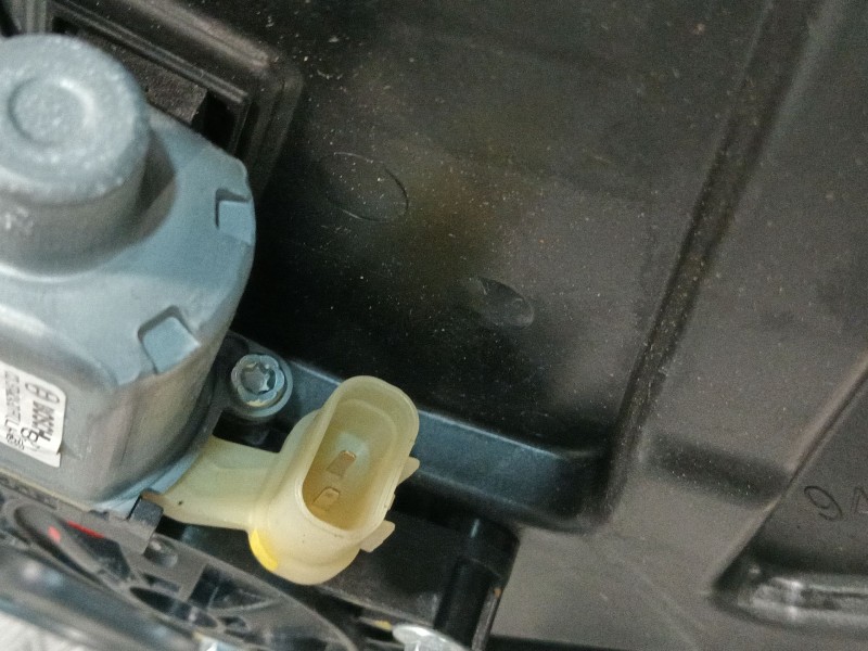 Recambio de elevalunas delantero izquierdo para kia ceed referencia OEM IAM 82471J7000  